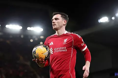 "كنت ملتزمًا وسأبقى كذلك".. روبرتسون يكشف كواليس رفض عرض توتنهام